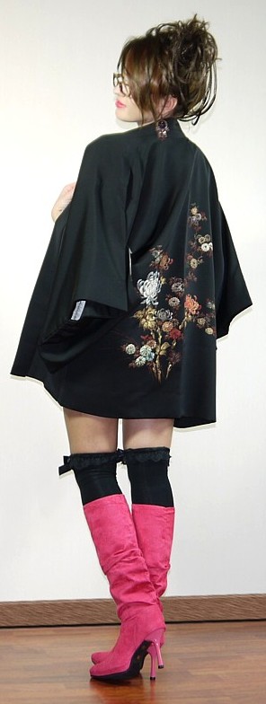 японский женский шелковый жакет- хаори с авторским рисунком, 1950-е гг.