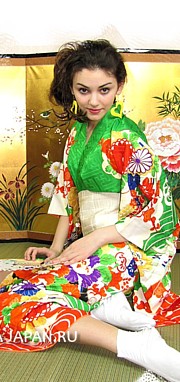 японское шелковое кимоно