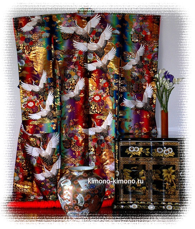 японское кимоно в интерьере