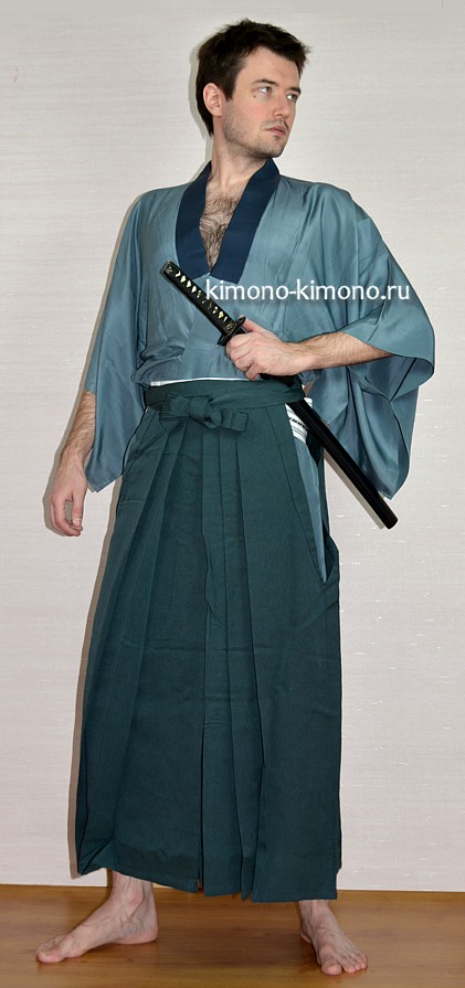 японское кимоно и хакама из шелка