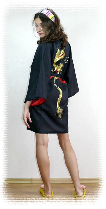 халатик кимоно с вышивкой и подкладкой, сделано в Японии