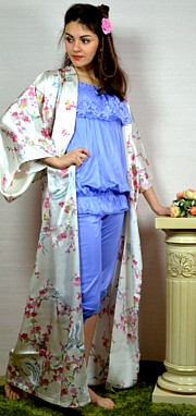 японское кимоно из натурального шелка