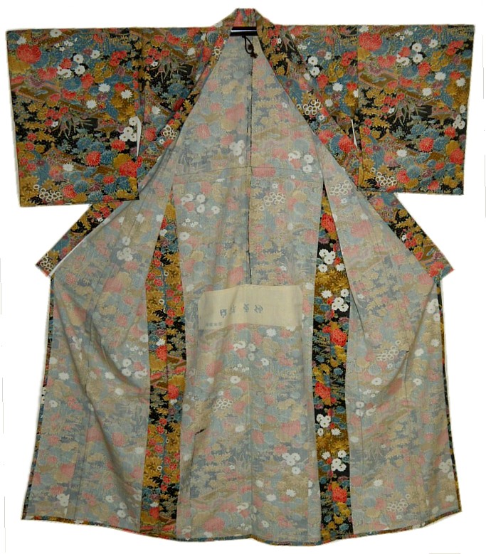 японское традиционное кимоно